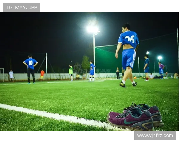 足球激情燃烧赛场 球员风采与战术博弈的完美结合