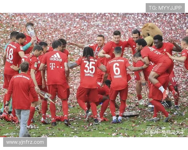 上海足球队积分榜领跑85分展现强劲实力引发关注